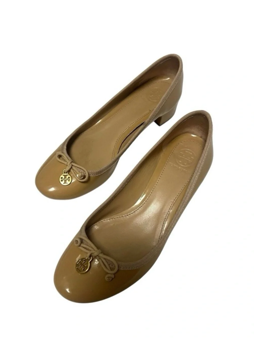Tory Burch Chelsea Camellia Pump Tan Nude Patent Leather Low Heel Logo Size 7.5